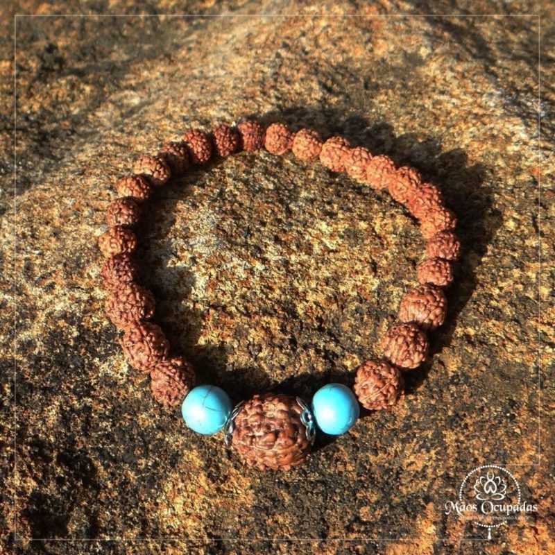 Pulseira japamala 27 contas em rudraksha e turquesa
