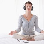 mulher-meditação-guiada-online