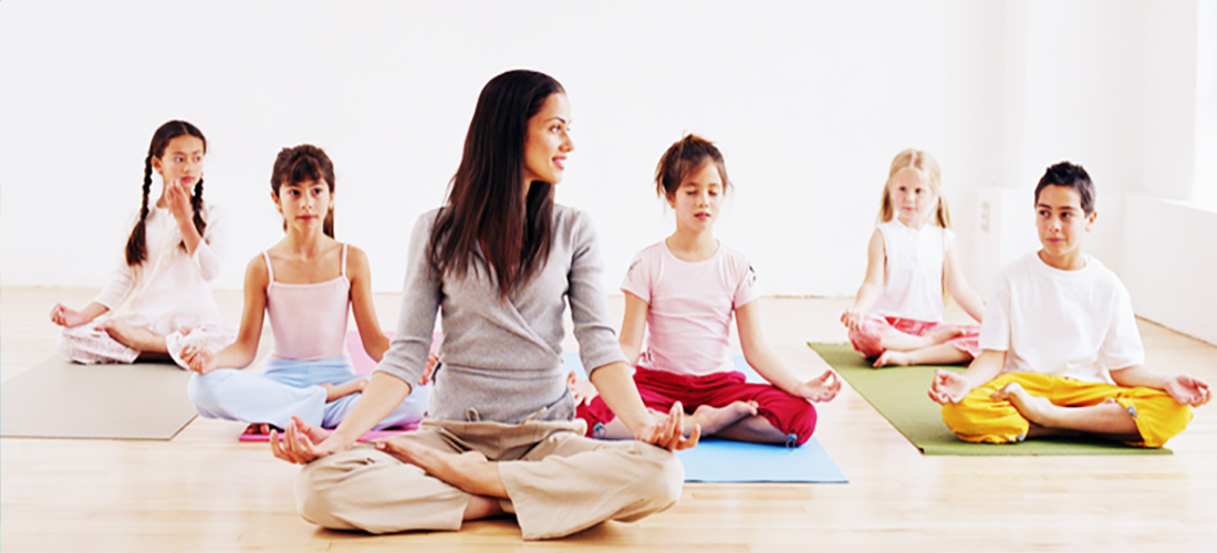 A Yoga com Música para Crianças