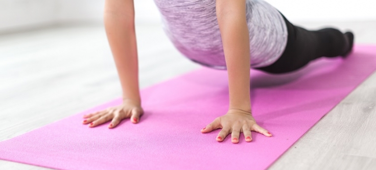 Exercícios de yoga para iniciantes - Mãos Ocupadas